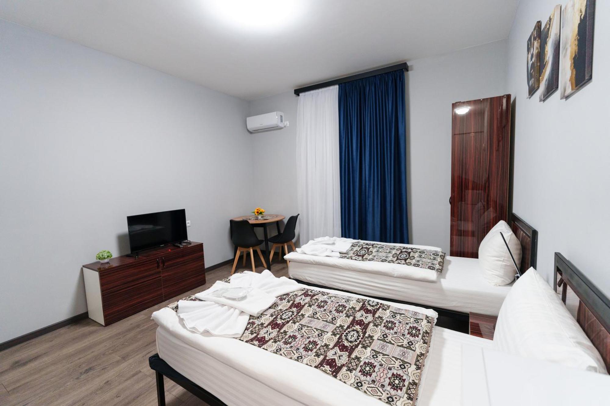 Gh Family Hotel Єреван Екстер'єр фото