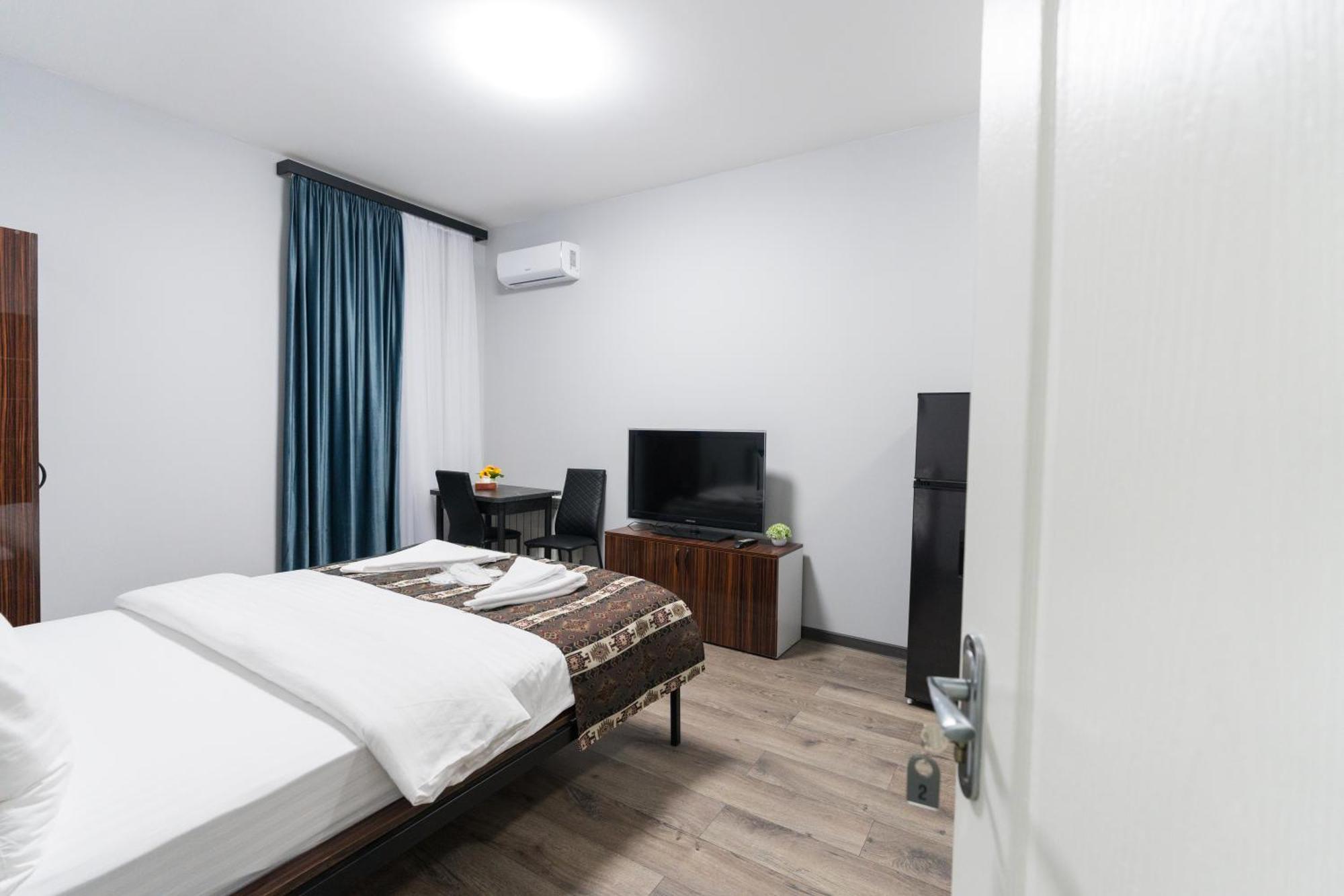 Gh Family Hotel Єреван Екстер'єр фото